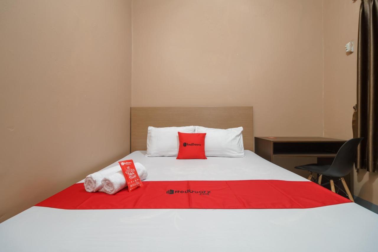 Reddoorz Syariah Near Siloam Hospitals Bulak Kapal Hotel Bekasi Kültér fotó