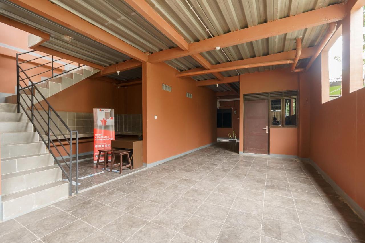 Reddoorz Syariah Near Siloam Hospitals Bulak Kapal Hotel Bekasi Kültér fotó
